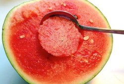 梦见用勺子吃瓜,勺子瓜香，探寻梦境中的味蕾之旅