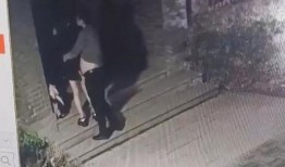 情侣吃瓜现场视频