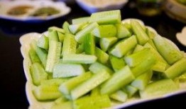 瓜六吃酸黄瓜,揭秘酸黄瓜的独特魅力