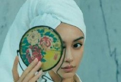 寸头吃瓜
