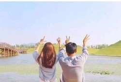 吃瓜观众背影图片大全